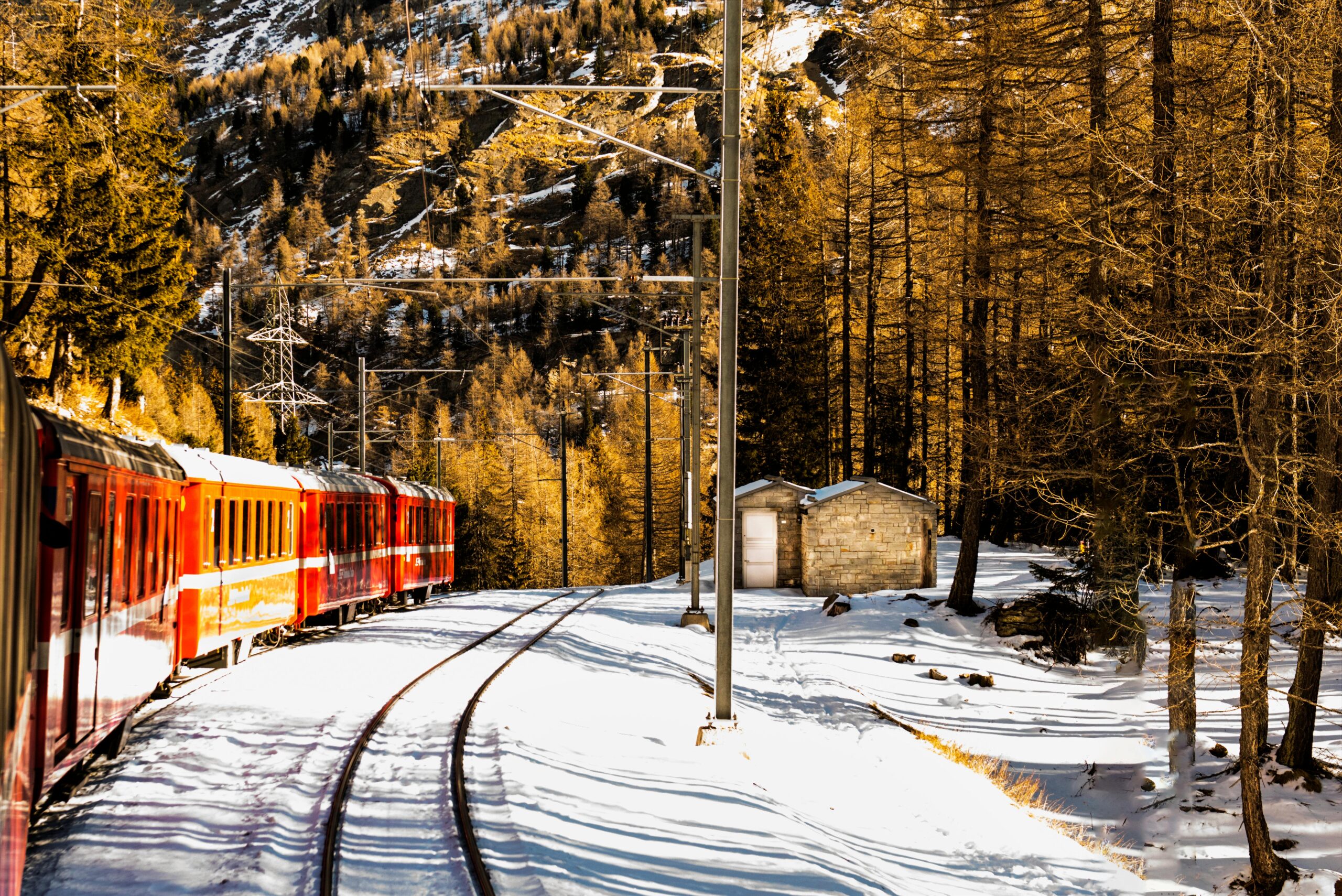 Planning a train journey in Europe? Here are ten tips for travelling by train - whether on a long, spontaneous train trip or from A to B.
